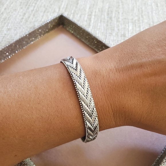 Jewelry - Vintage Sterling Silver Chevron Link Bracelet